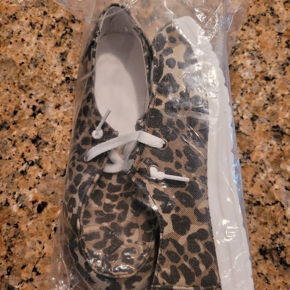 Shoes - Picture 5 of 5